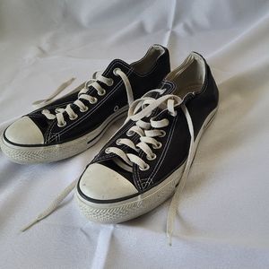 Converse Allstars Black Size 8.5 Low Tops